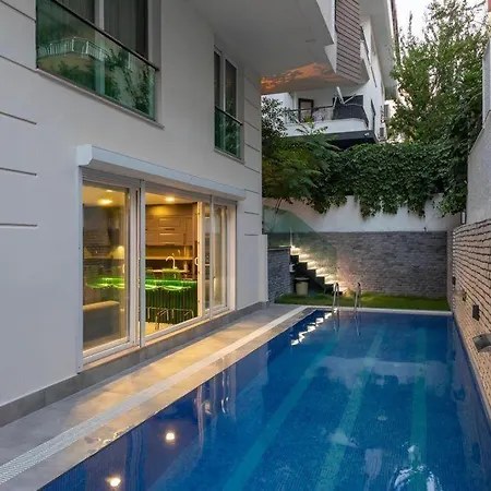 Denize 200m Sehir Merkezi Bahce *