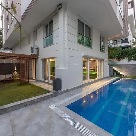 Denize 200m Sehir Merkezi Bahce Antalya